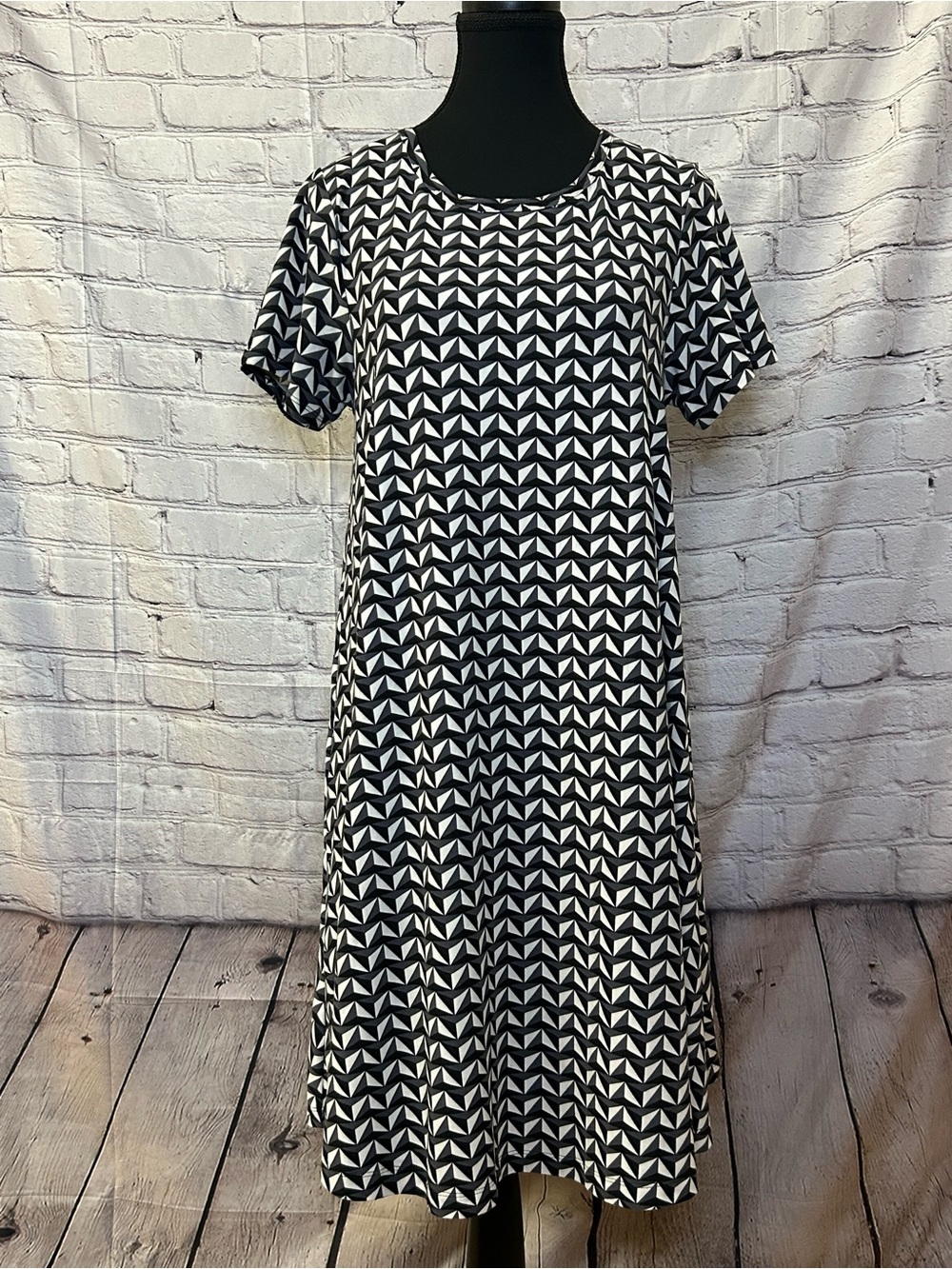 LuLaRoe Black & White Geometric Midi Dress